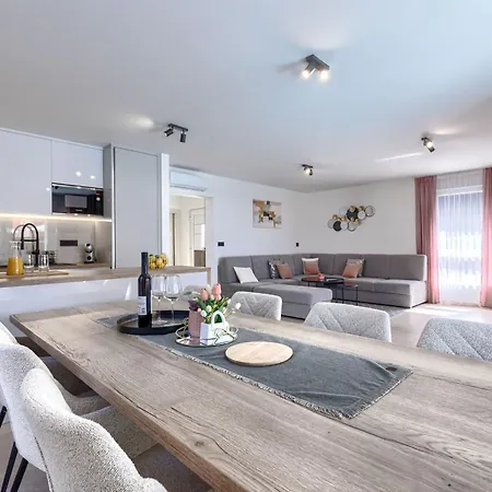Laluma By Interhome * Pula
